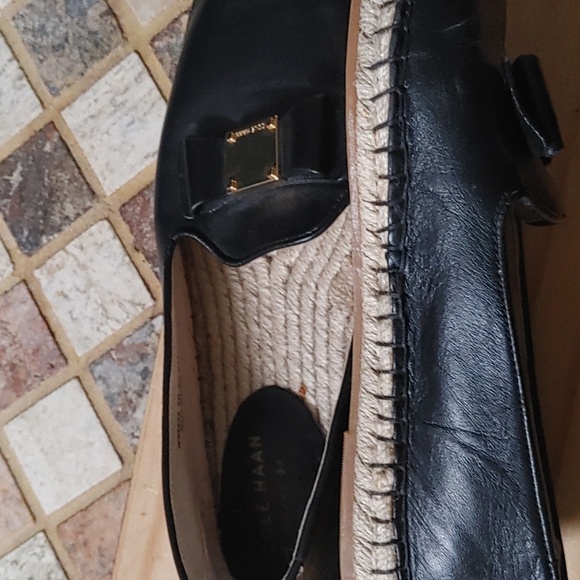 Ladies Cole Haan shoes - Picture 3 of 4